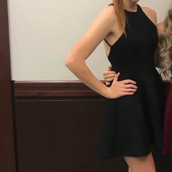 ⭐️Windsor Open back dress⭐️ - Picture 5 of 8